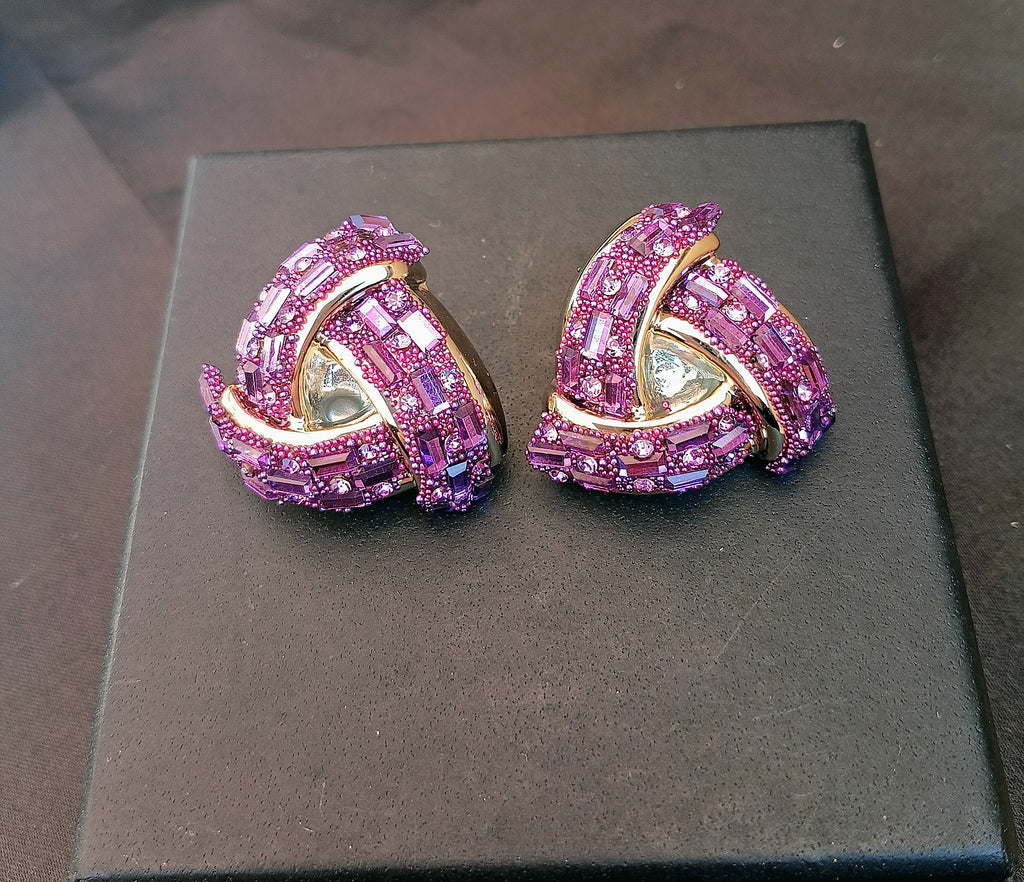 Orecchini Triangolo Viola Fucsia con Zirconi Baguette