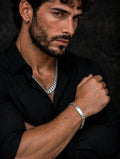 Set collana cubana e bracciale ID uomo con camicia nera — Meryliss Gioielli