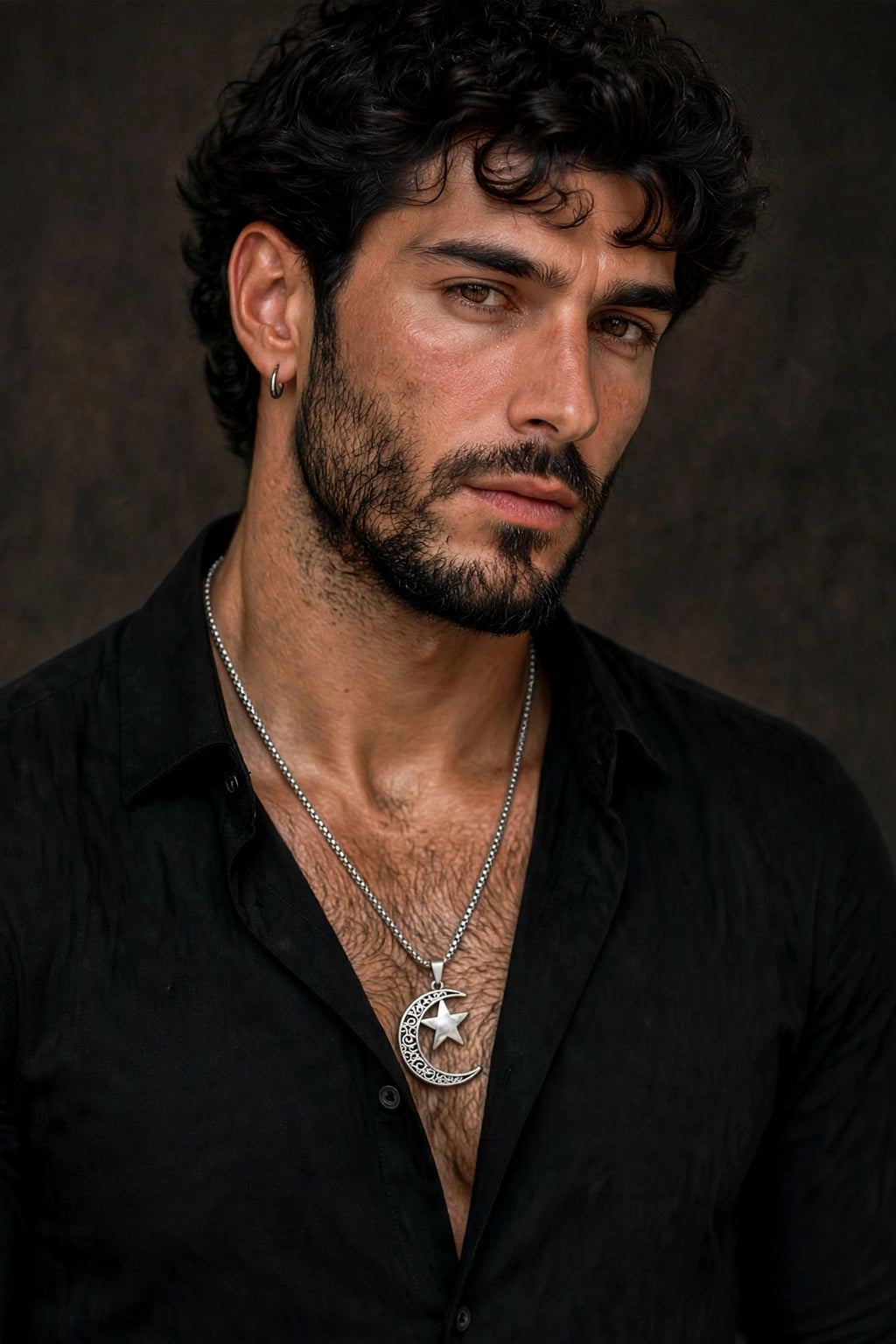 Collana Uomo Luna e Stella — ritratto uomo