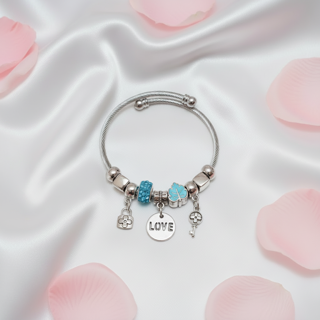 Bracciale Charm LOVE azzurro