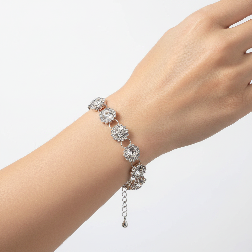 Bracciale Fiori Zirconi indossato