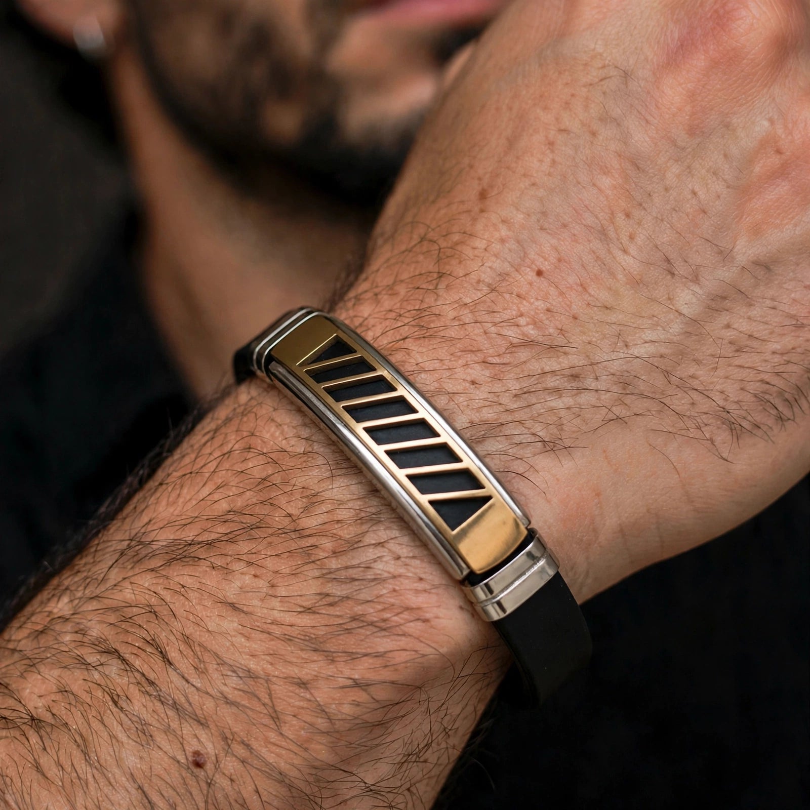 Bracciale Uomo Black Gold Steel - dettaglio polso
