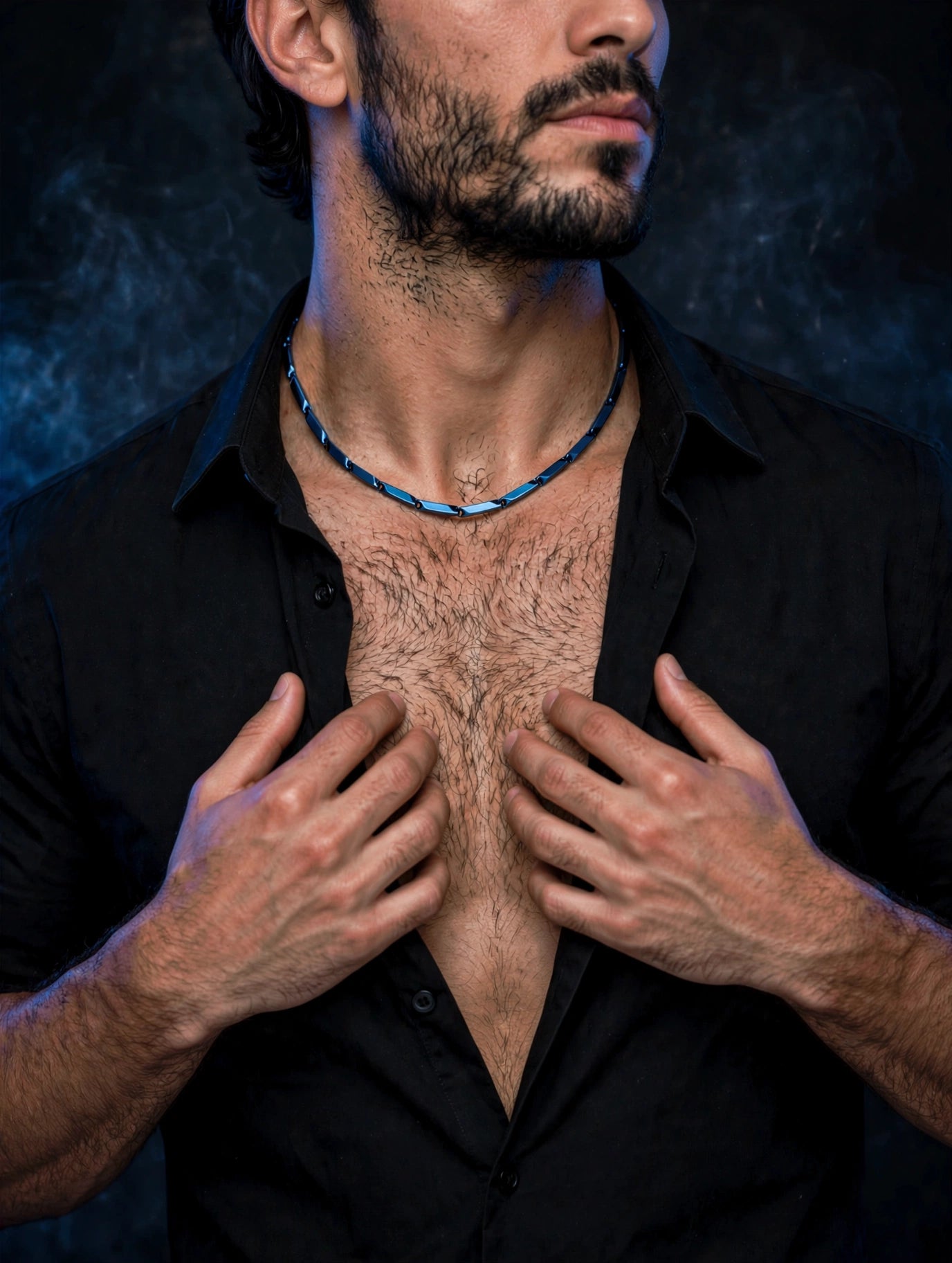 Collana blu acciaio uomo con camicia — Meryliss Gioielli
